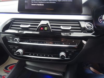 2019 BMW 530