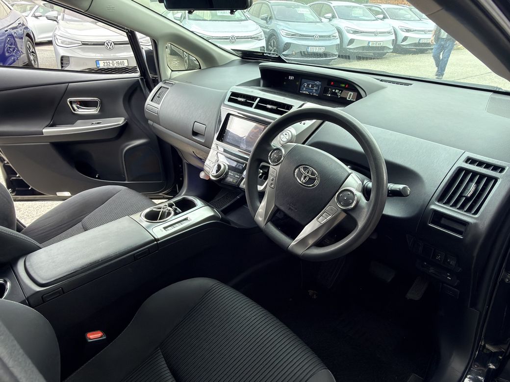 2016 Toyota Prius Alpha