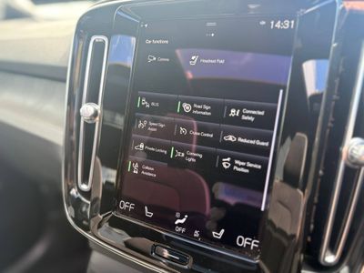 2023 Volvo XC40
