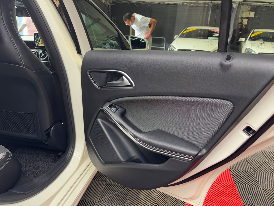 2016 Mercedes-Benz A 180