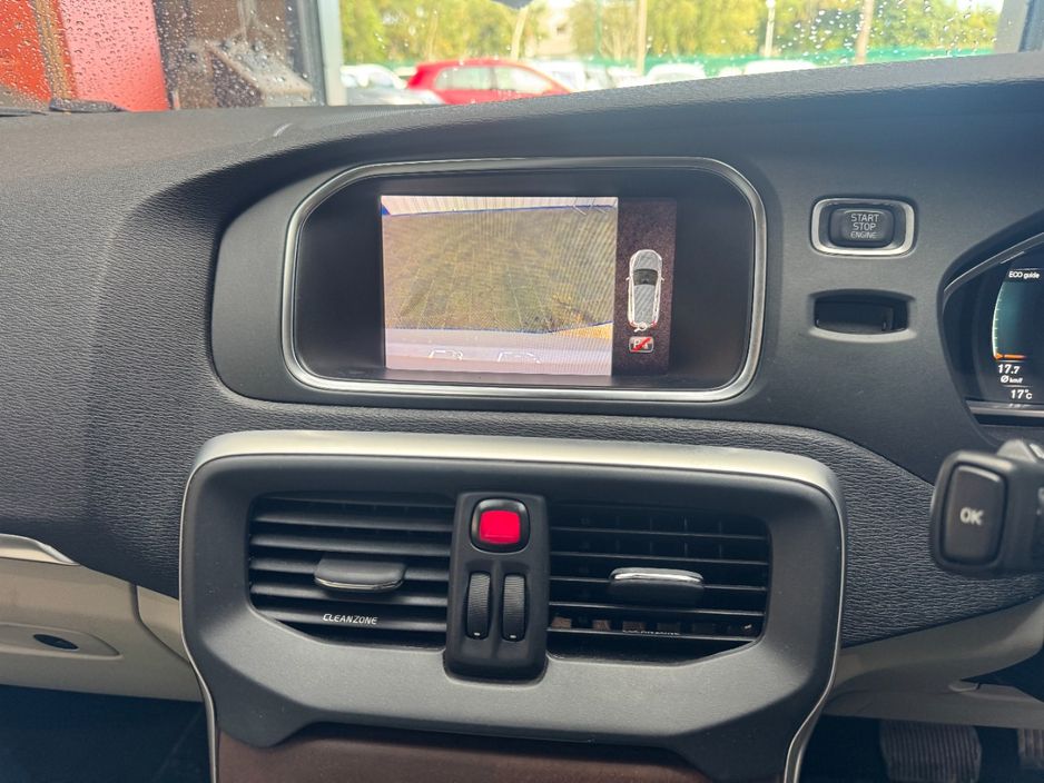 2018 Volvo V40
