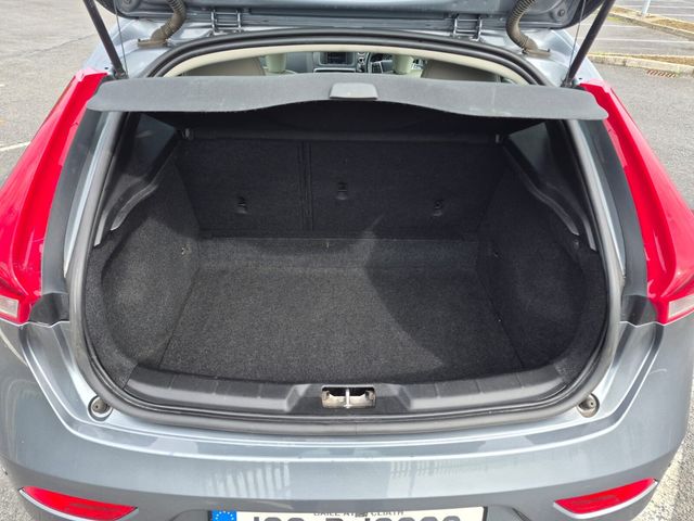 2016 Volvo V40