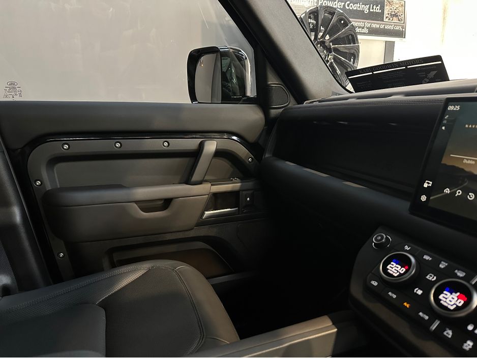 2025 Land Rover Defender