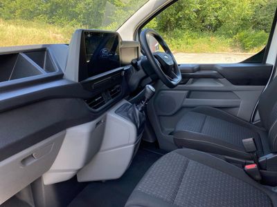 2025 Ford Transit Custom