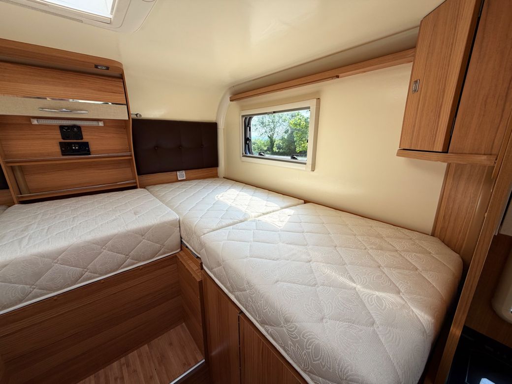 2014 BAILEY APPROACH  AUTOGRAPH 750 LOW PROFILE R.H.D 
