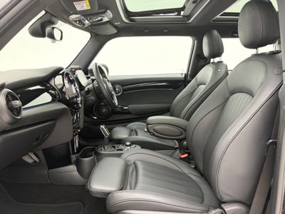 2023 Mini Hatch