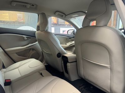 2018 Volvo V40