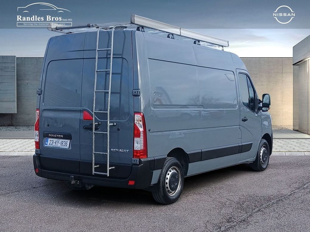 2023 Renault Master