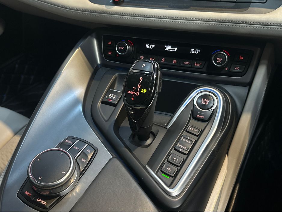 2018 BMW i8
