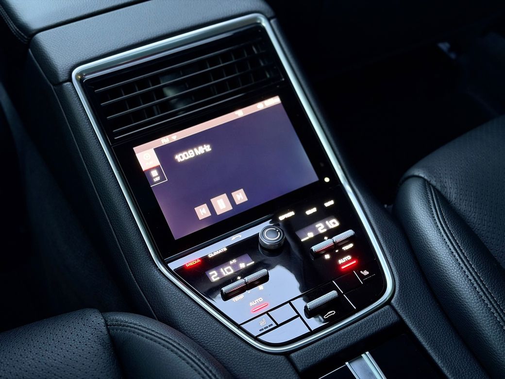 2018 Porsche Panamera