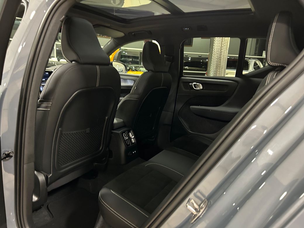 2023 Volvo XC40
