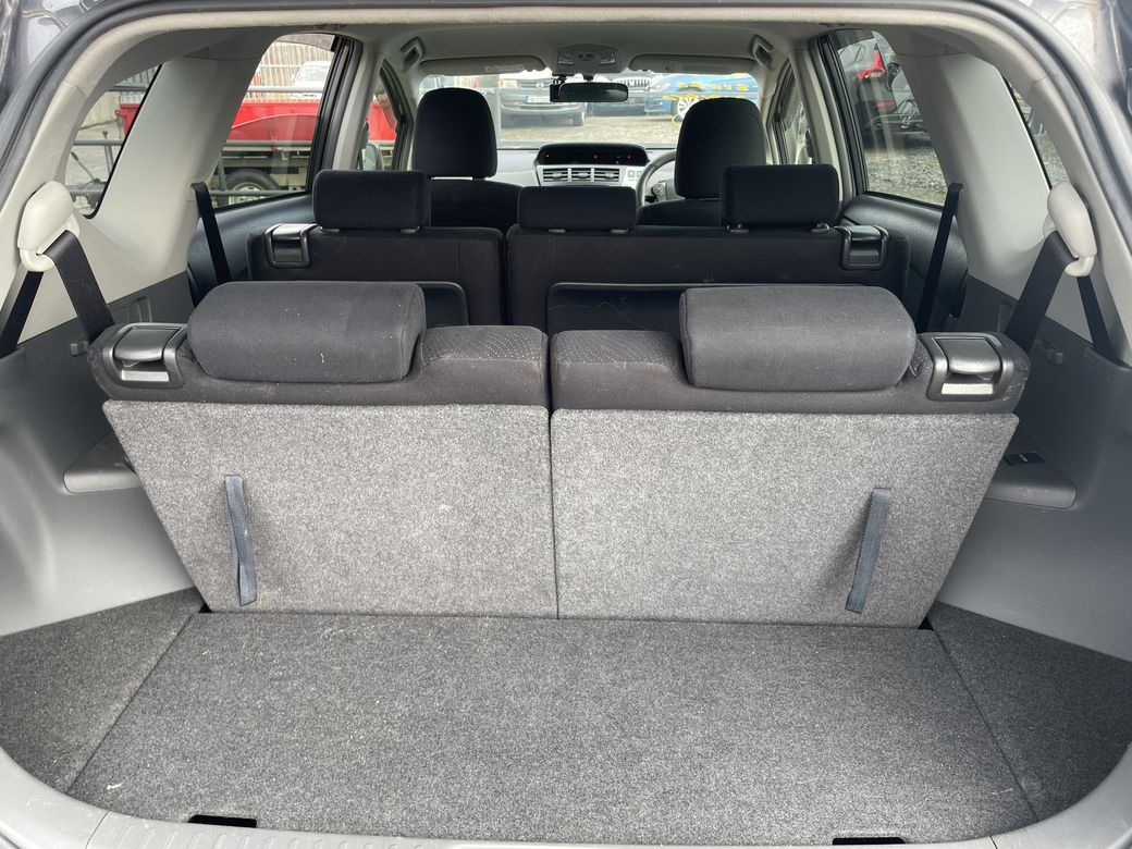 2014 Toyota Prius Alpha