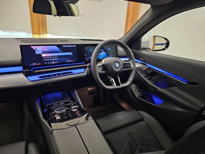 2025 BMW i5