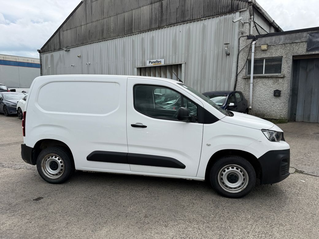 2022 Peugeot Partner