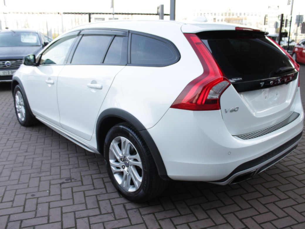 2016 Volvo V60 Cross Country