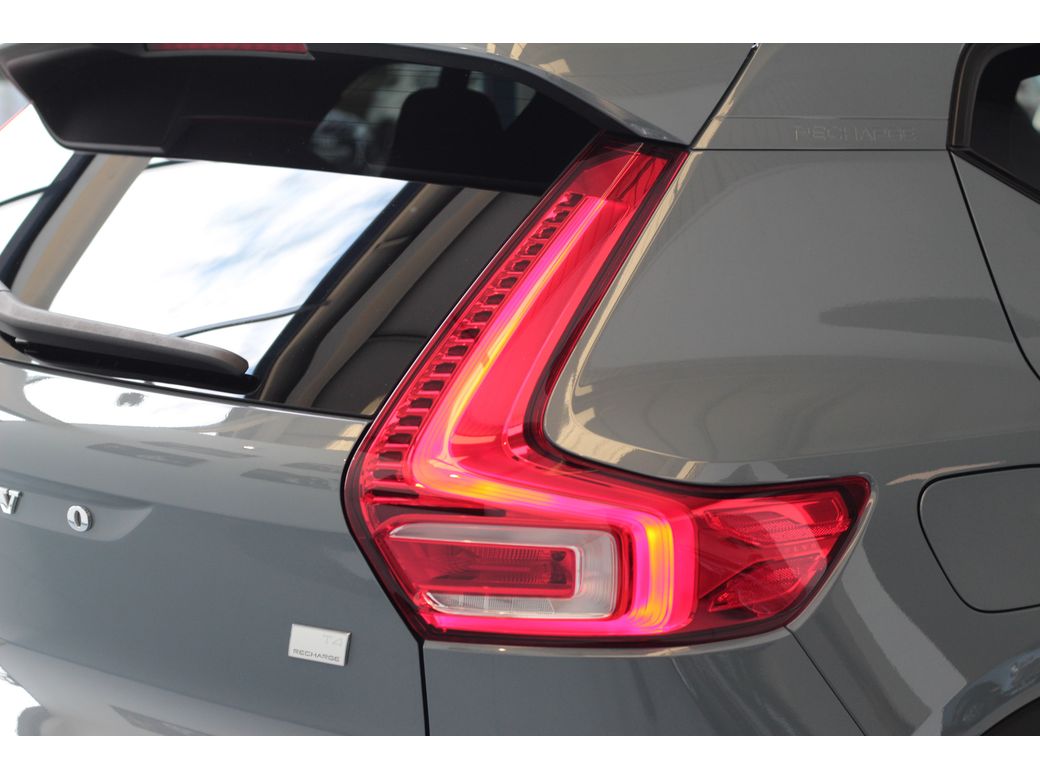2023 Volvo XC40