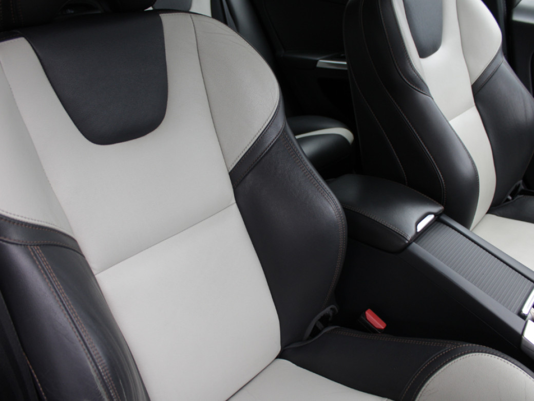 2016 Volvo V60