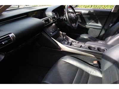 2015 Lexus IS 300h