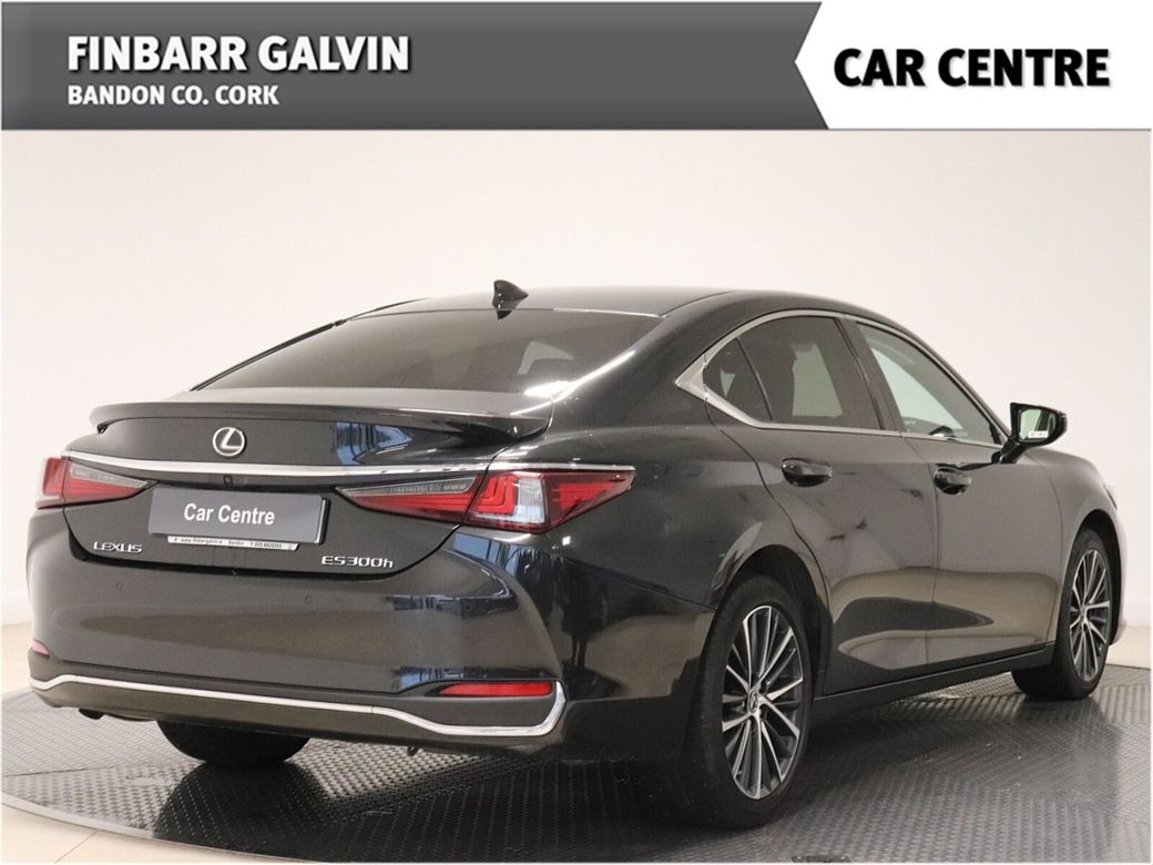 2023 Lexus ES 300h