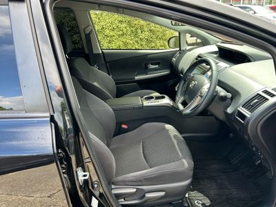 2016 Toyota Prius Alpha