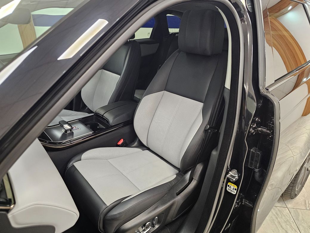 2025 Land Rover Range Rover Velar