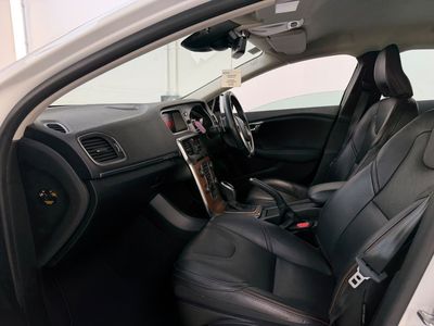 2017 Volvo V40
