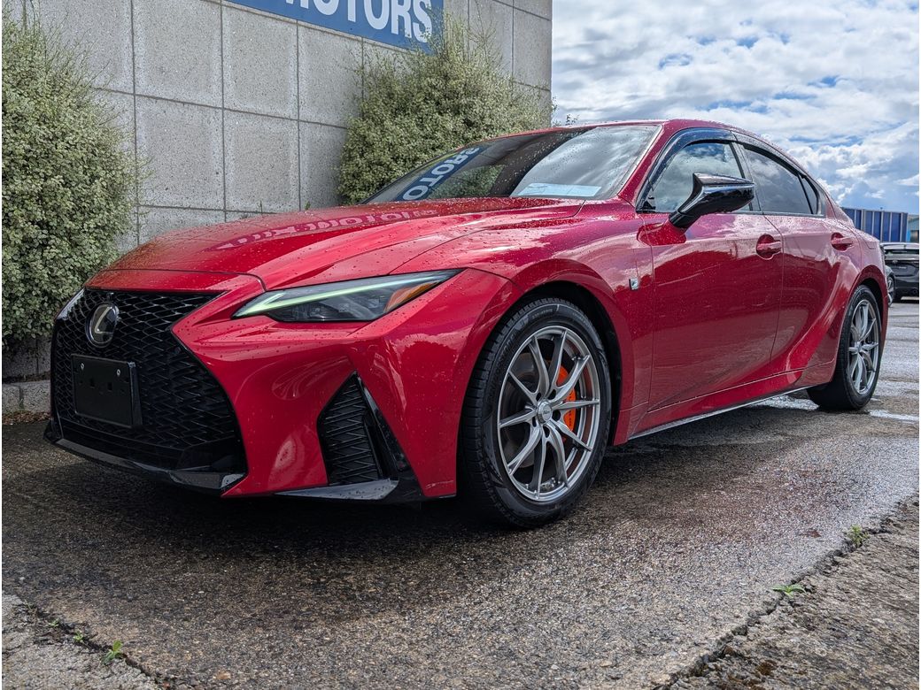 2023 Lexus IS 300h