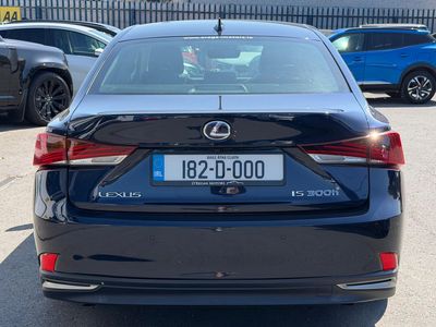 2018 Lexus IS 300h