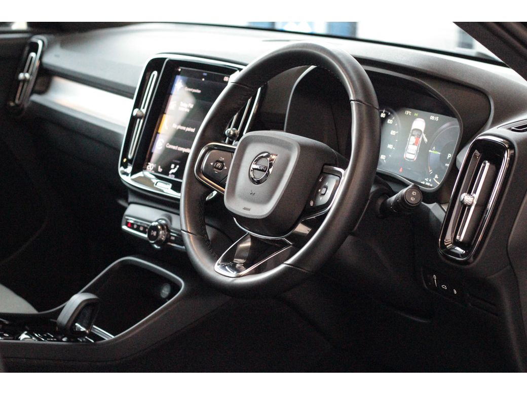 2022 Volvo XC40