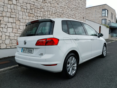 2016 Volkswagen Golf SV