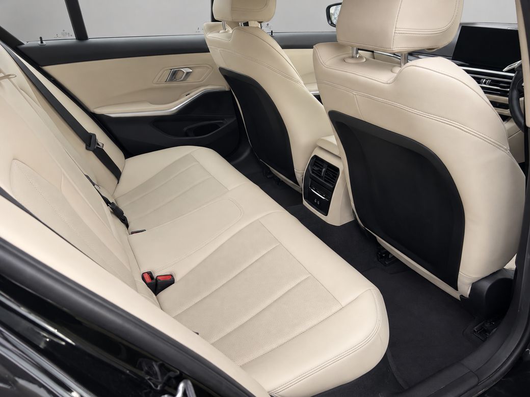 2024 BMW 330