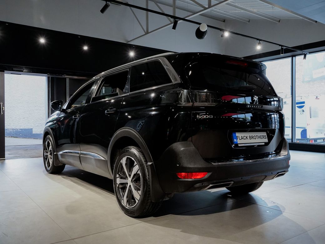 2023 Peugeot 5008