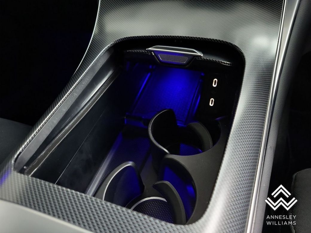 2025 Mercedes-Benz GLC Class