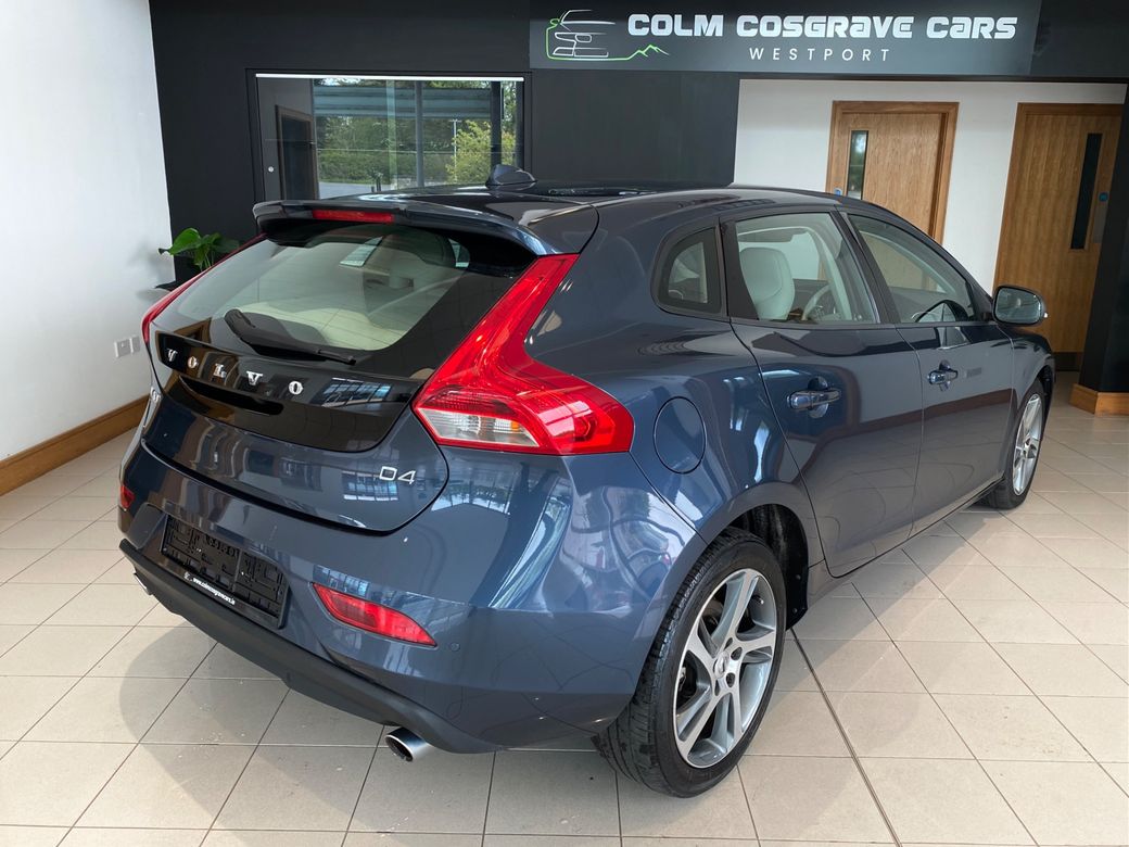 2016 Volvo V40