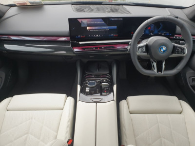 2026 BMW 530