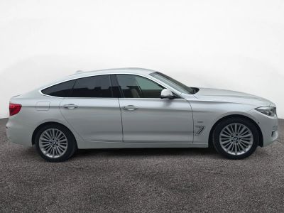 2017 BMW 320
