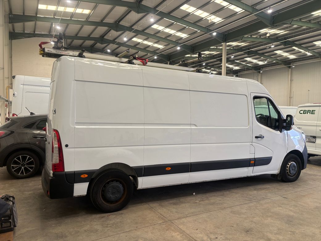 2023 Renault Master