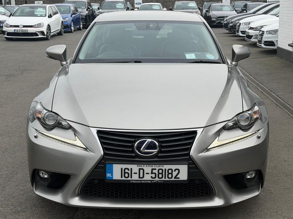 2016 Lexus IS 300h