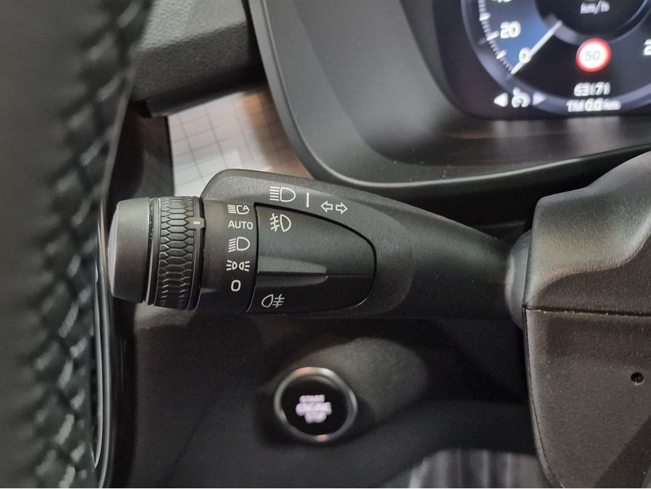 2023 Volvo XC40