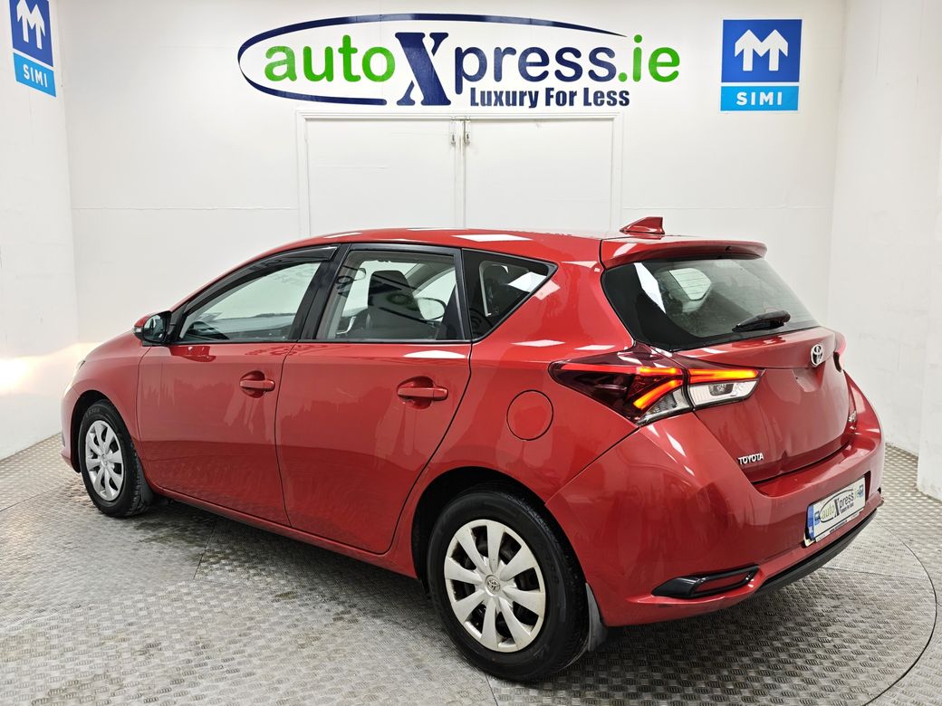 2016 Toyota Auris