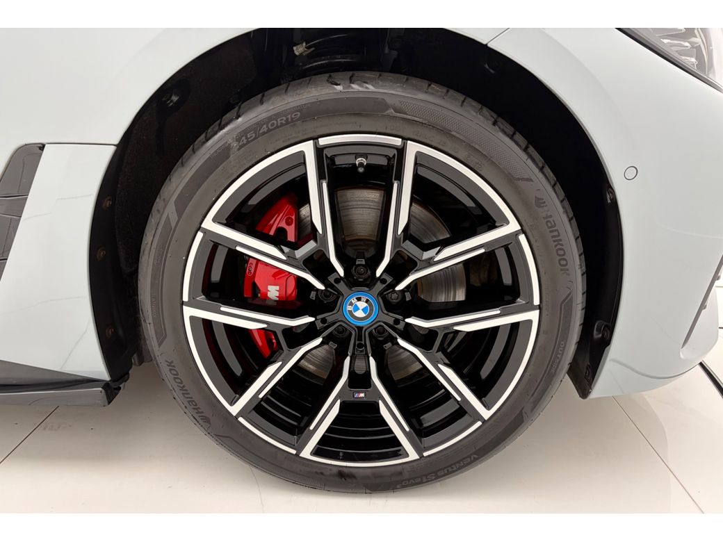2024 BMW i4