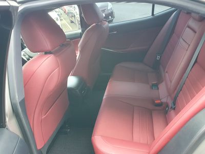 2016 Lexus IS 300h