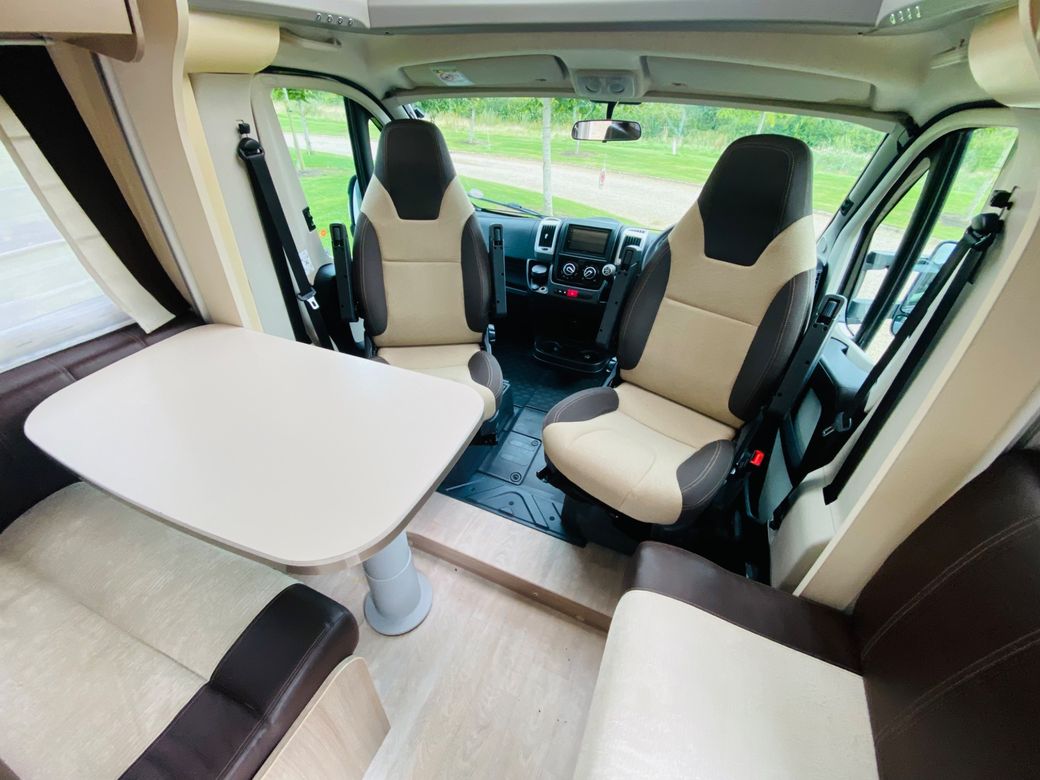 2015 CHAUSSON 718 EB WELCOME R.H.D ISLAND BED 