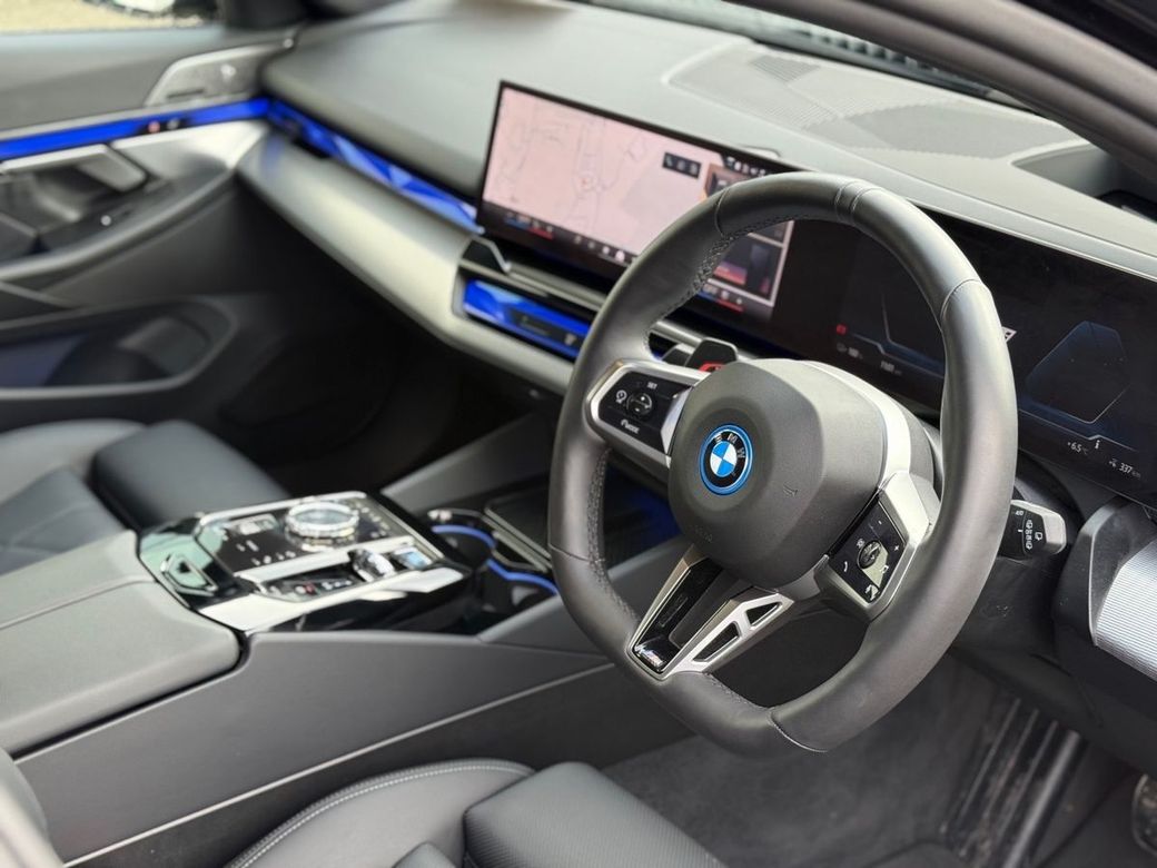 2025 BMW i5