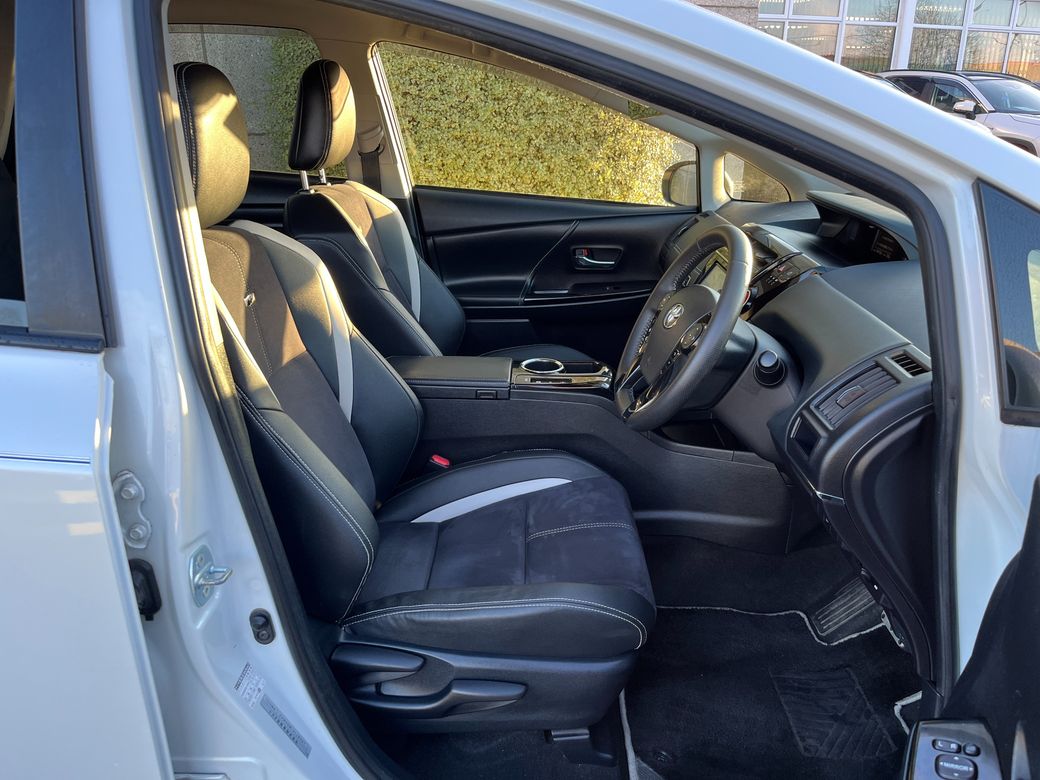 2015 Toyota Prius Alpha