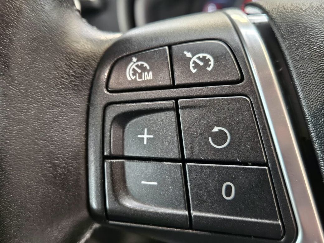 2016 Volvo V40
