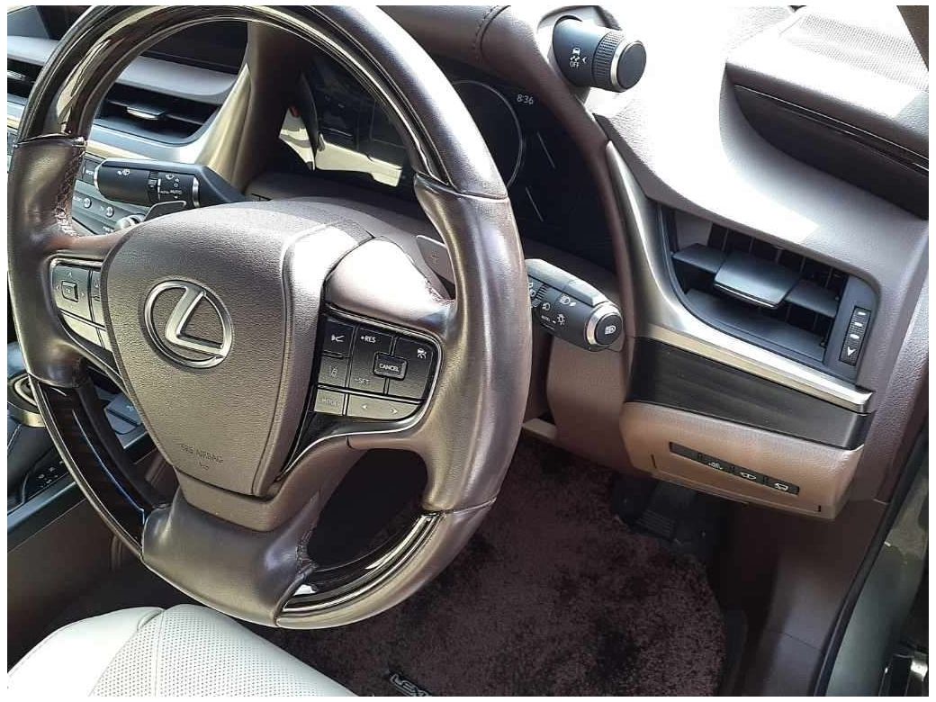 2021 Lexus ES 300h