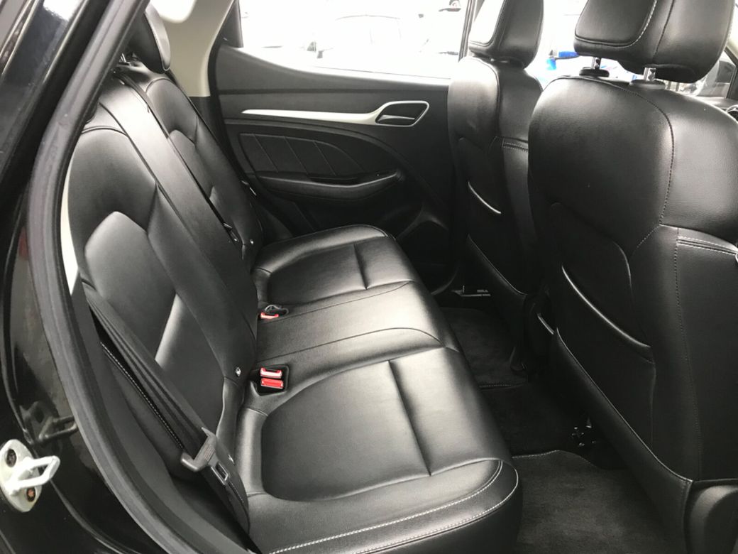 2021 MG ZS