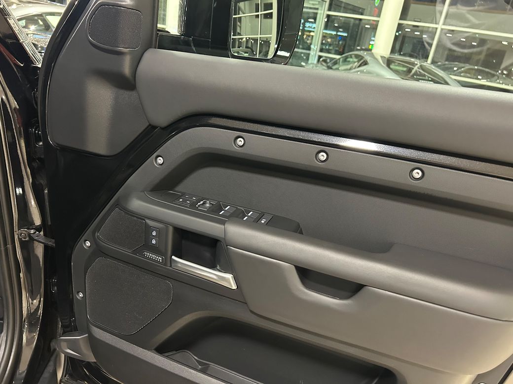 2025 Land Rover Defender