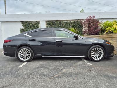 2020 Lexus ES 300h